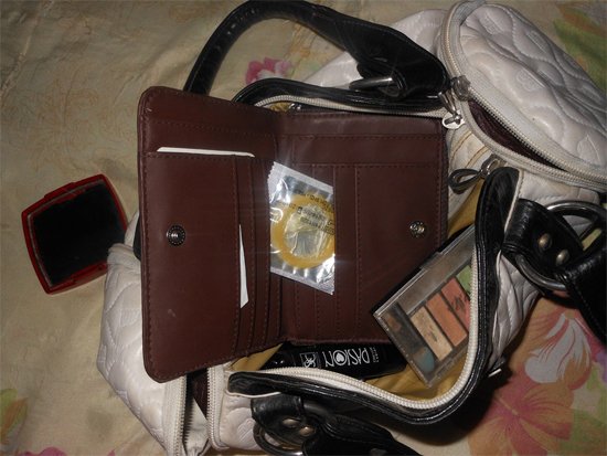 Condones en el bolso Condones en el bolso.