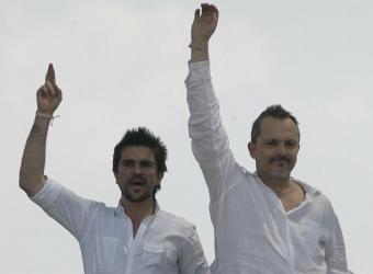 Juanes y Miguel Bos