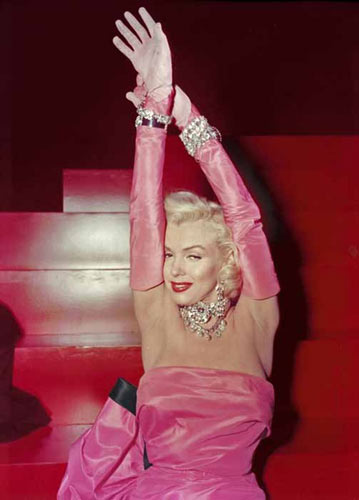 http://www.cubacine.cult.cu/sites/default/files/imagenes-aproposito/Marilyn-Monroe-rubia.jpg?1344873562
