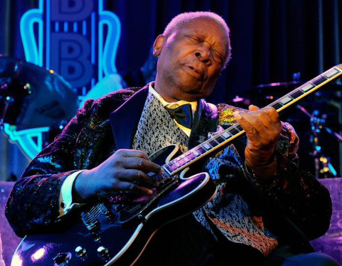 LAS VEGAS - AUGUST 16:  Recording artist B.B. King performs at his B.B. King's Blues Club at the Mirage Hotel & Casino August 16, 2010 in Las Vegas, Nevada.  (Photo by Ethan Miller/Getty Images) *** Local Caption *** B.B. King