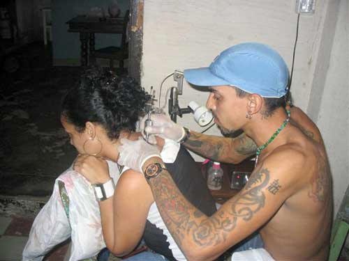 learned the basics and for some time devoted himself to making tattoos. learned the basics and for some time devoted himself to making tattoos.