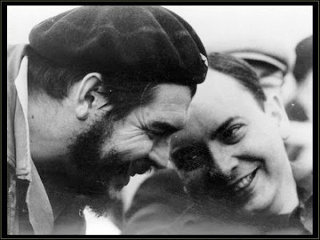 http://lapupilainsomne.files.wordpress.com/2013/04/el-che-y-alfredo-guevara.jpg?w=1178&h=884