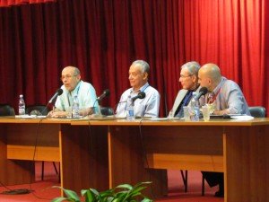 Panel "Las ciencias sociales y su reflejo editorial", Feria del Libro, La Habana, 19 de febrero, 2014. De izquierda a derecha: Rafael Hernndez, Fernando Martnez Heredia, Rolando Rdrguez y Rodolfo Zamora.